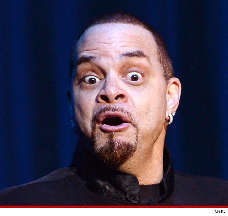 Sinbad -- I'm BROKE Again :: 0517-sinbad-scared-getty-3
