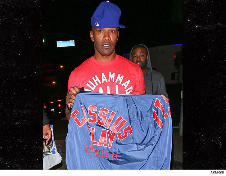 Jamie Foxx -- Ali Tribute Wears Well PHOTO :: 0604-jamie-foxx-akm-4