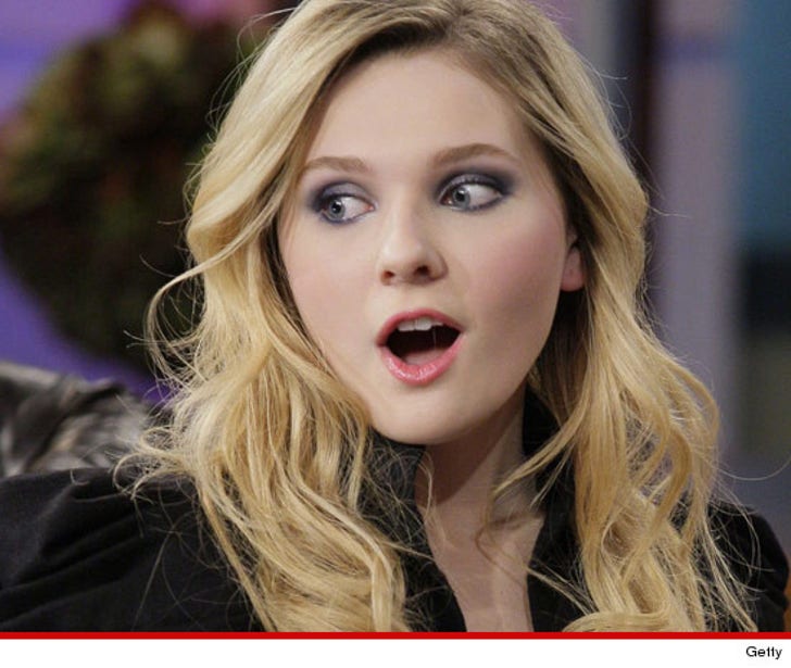Abigail Breslin -- Pulls a Juan Marquez and KOs a :: 1209-abigail-breslin-getty-3