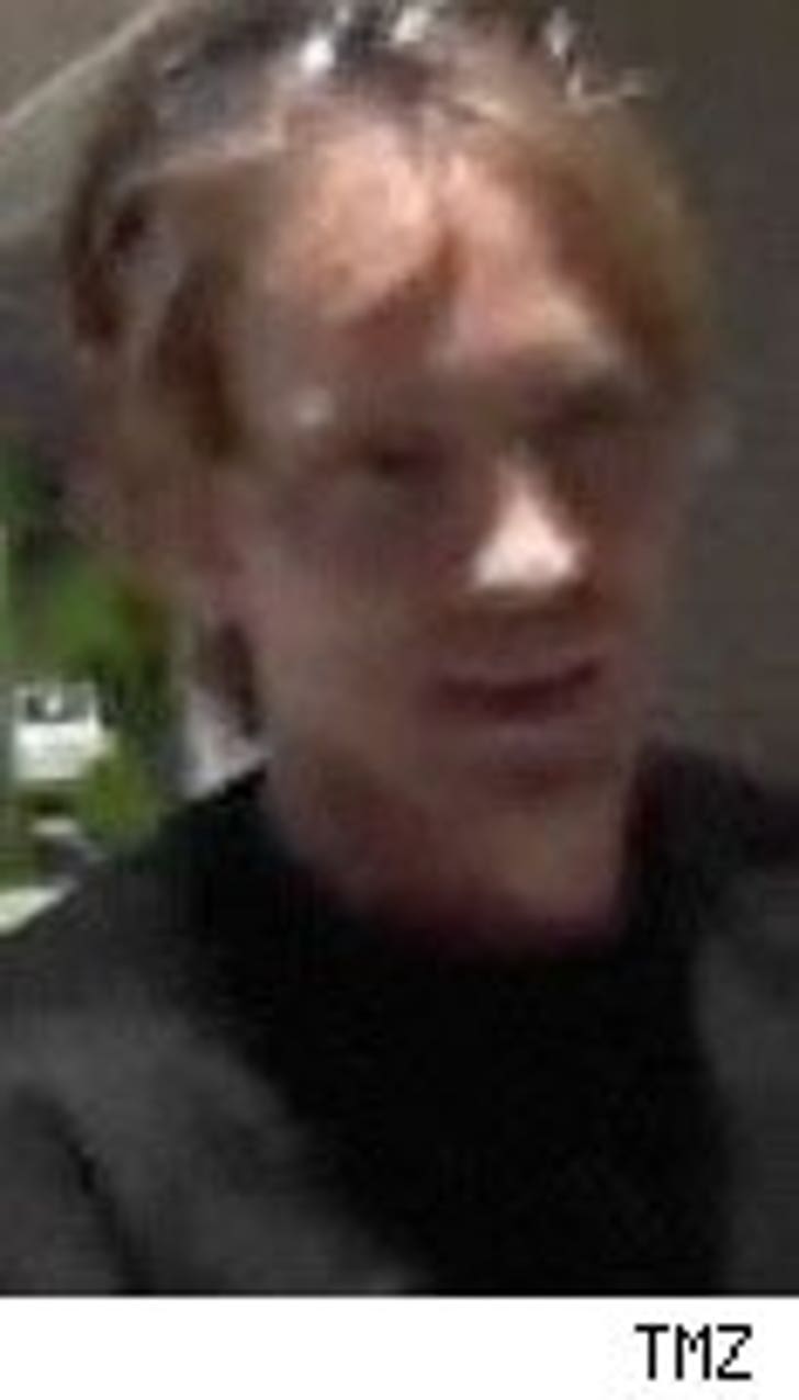 Hayden Goes Both Ways :: larrybirkhead-1