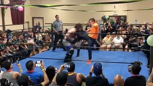 0615_David-Arquette_wrestling