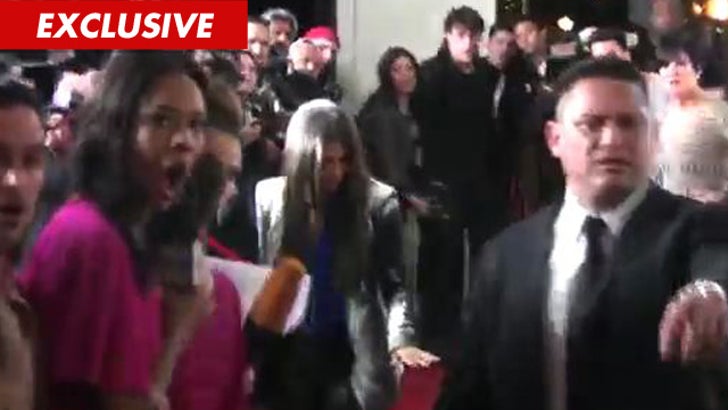 Kim Kardashian Flour-Bombed Assaulted with White Powder :: 0323-kim-flour-video