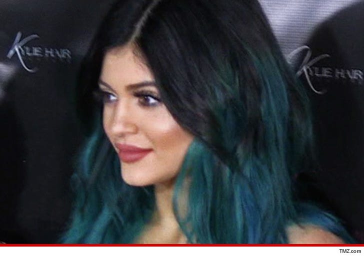 Kylie Jenner -- I'll Have Chinese Take-Out for :: 0921-kylie-jenner-tmz-7
